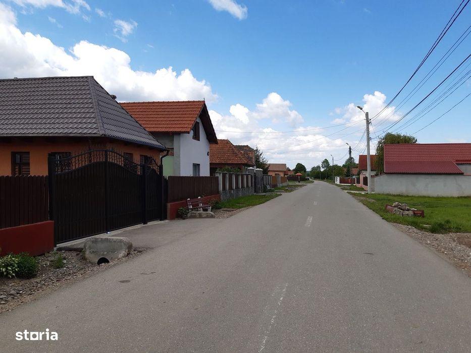 Vand teren intravilan construibil utilitati asfaltat, bine pozitionat