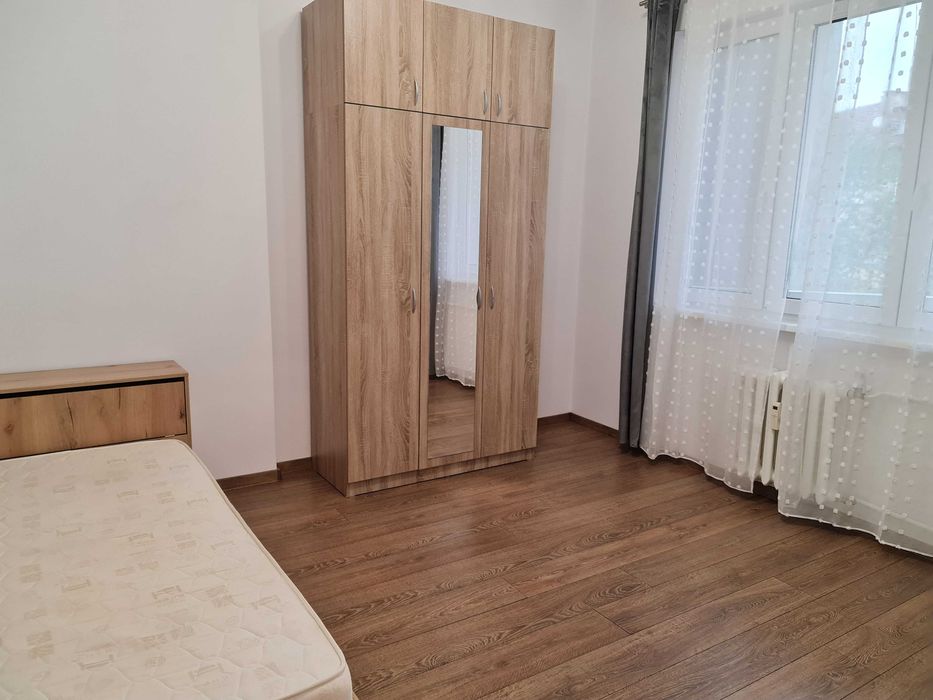 Дава се под наем Тристаен апартамент в София, Център - 100 кв.м за 950 € - Снимка #11