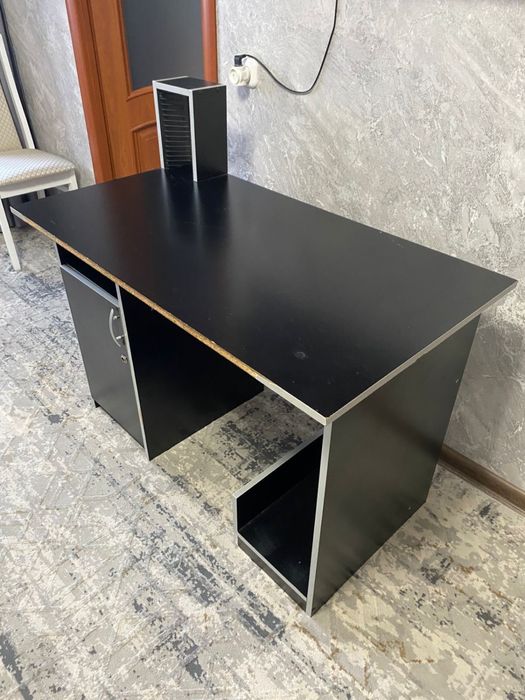 Стол компьютерный