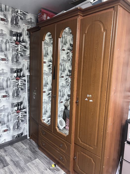 Продам спальный гарнитур