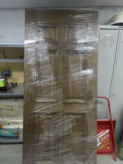 Продам новые плинтуса,двери.