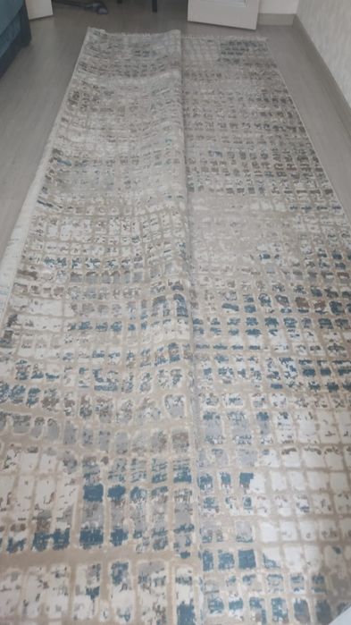 Красивый светлый ковер