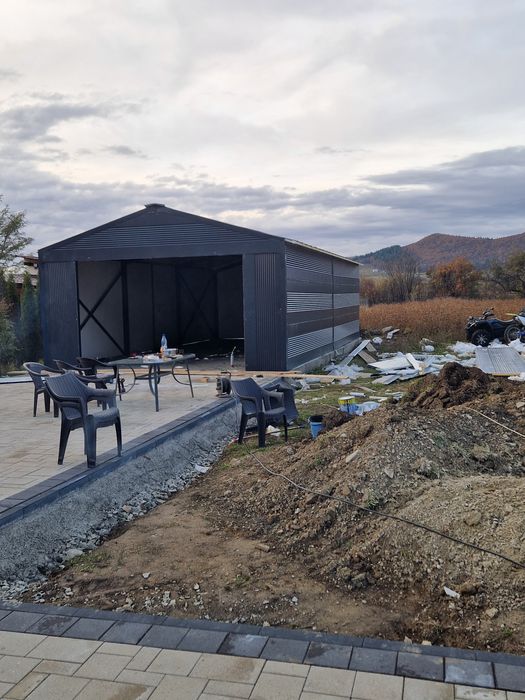 Vând hală metalica