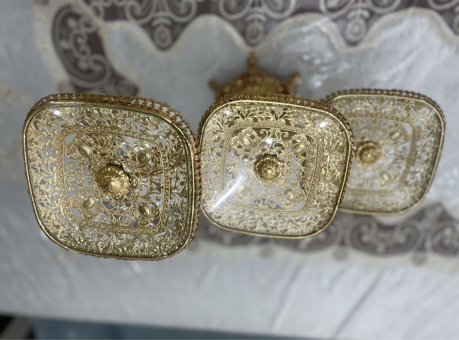 Продам конфетницы красивые 2 штуки