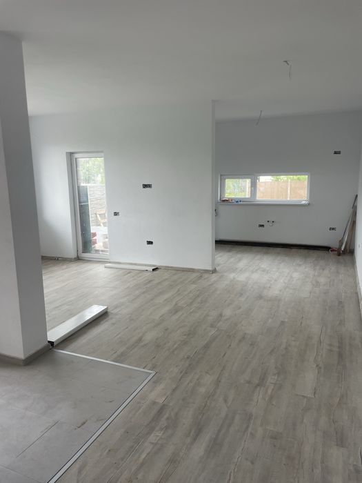 Vând duplex 1/2 în Bucovăț, Timiș | 78 mp utili | 298 mp teren | Finalizat | 118.000 €