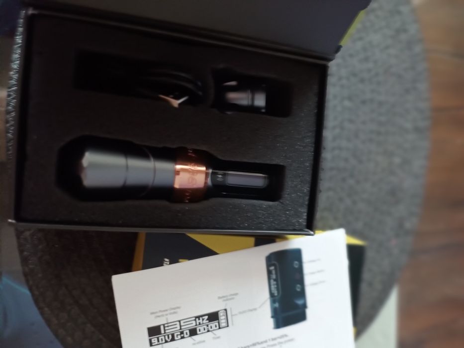 Машинка за татуиране татуировки Flux Max