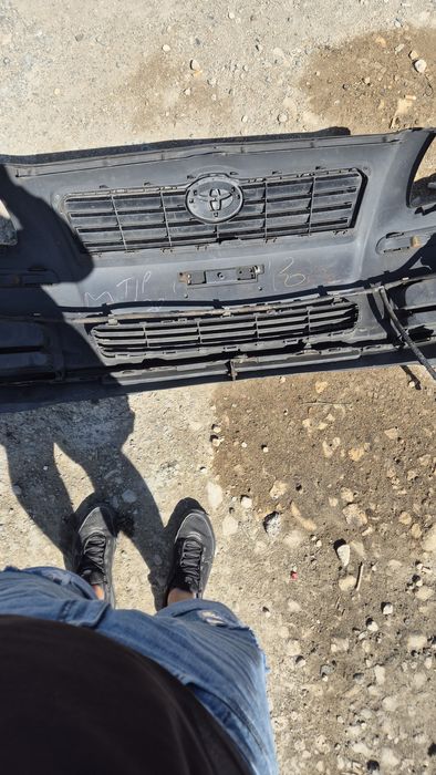 Предна броня за Тойота Авенсис Т25 2002- 2006г