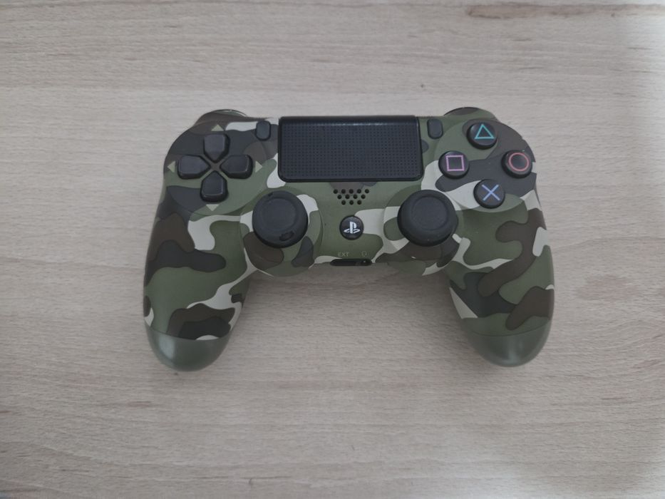 PS 4 slim cu controler ul custom + 4 jocuri