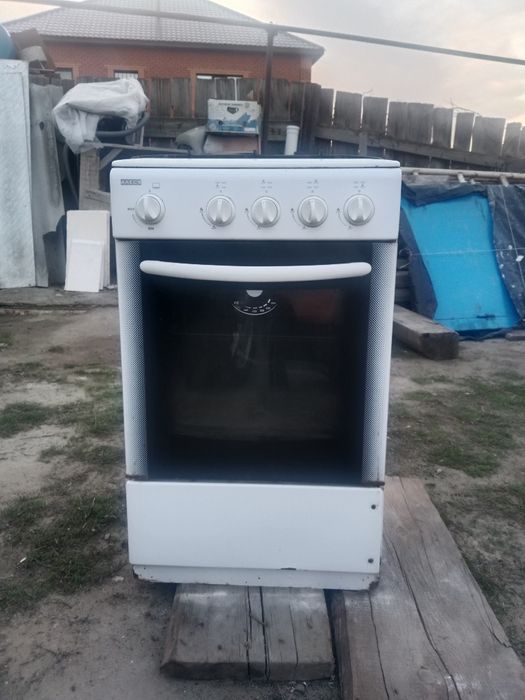 Продам газовую плиту