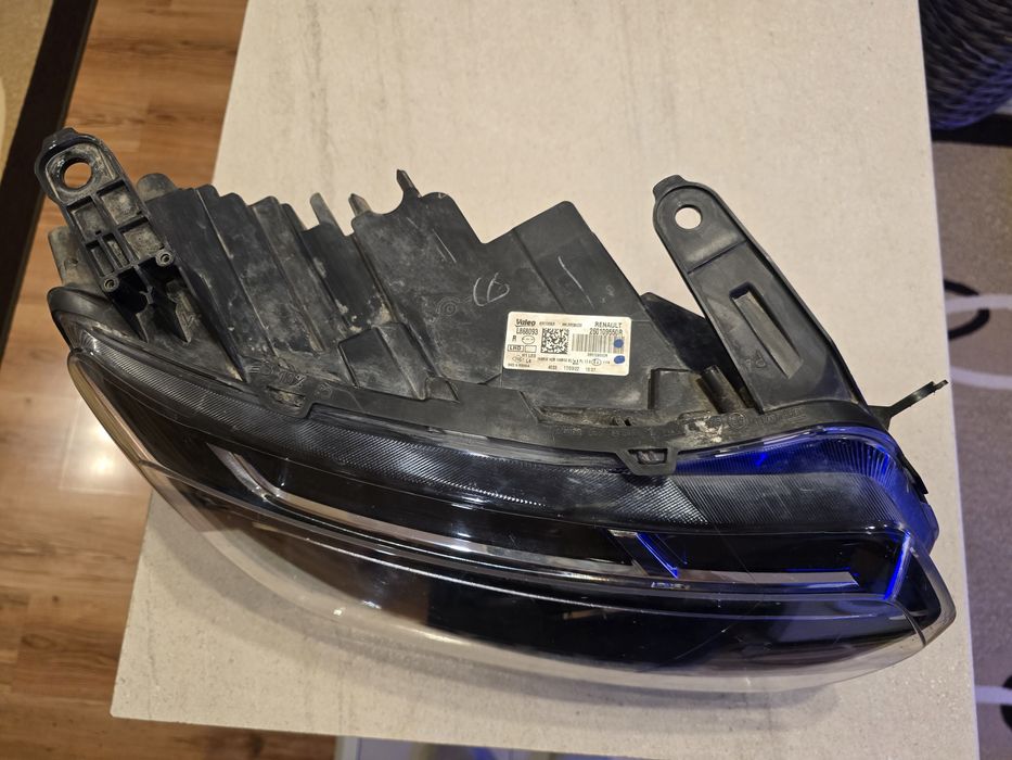 Фар за Dacia Duster Full LED / Дачия Дъстър Фул ЛЕД 
Ф