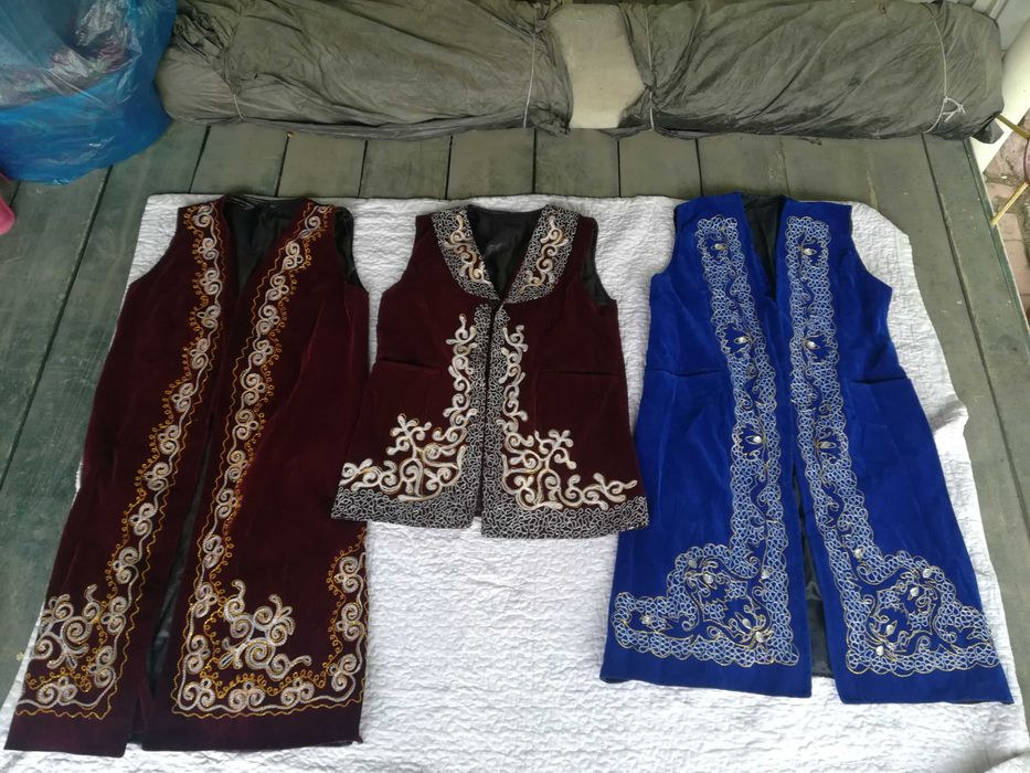 Плащ,камзол, кажекей, плечики