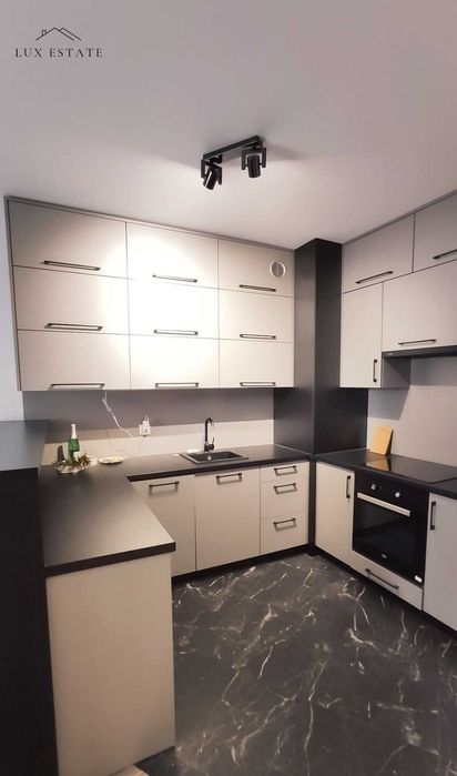 Продава се Двустаен апартамент в София, Лозенец - 68 кв.м за 1725 €/кв.м - Снимка #1