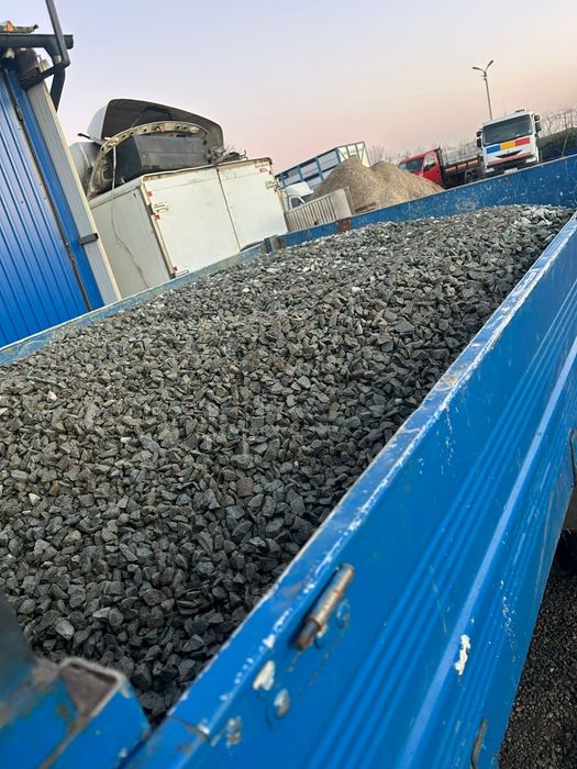 Piatră spartă decorativa granit gri calcar alb gălbui Piatra roșiatica