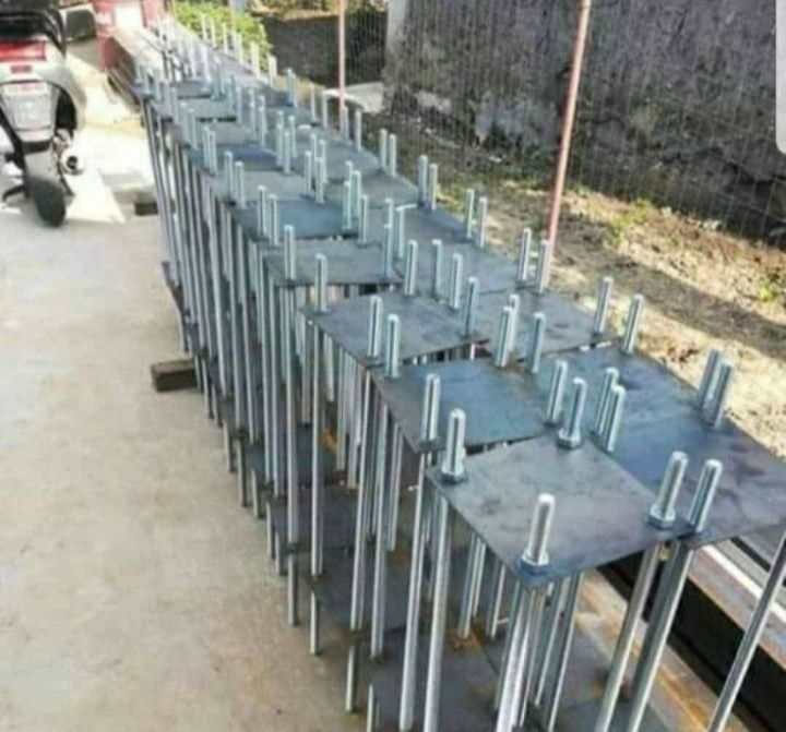 Vand hale metalice si ferme cu stalpi.

Confectionez structura metalic