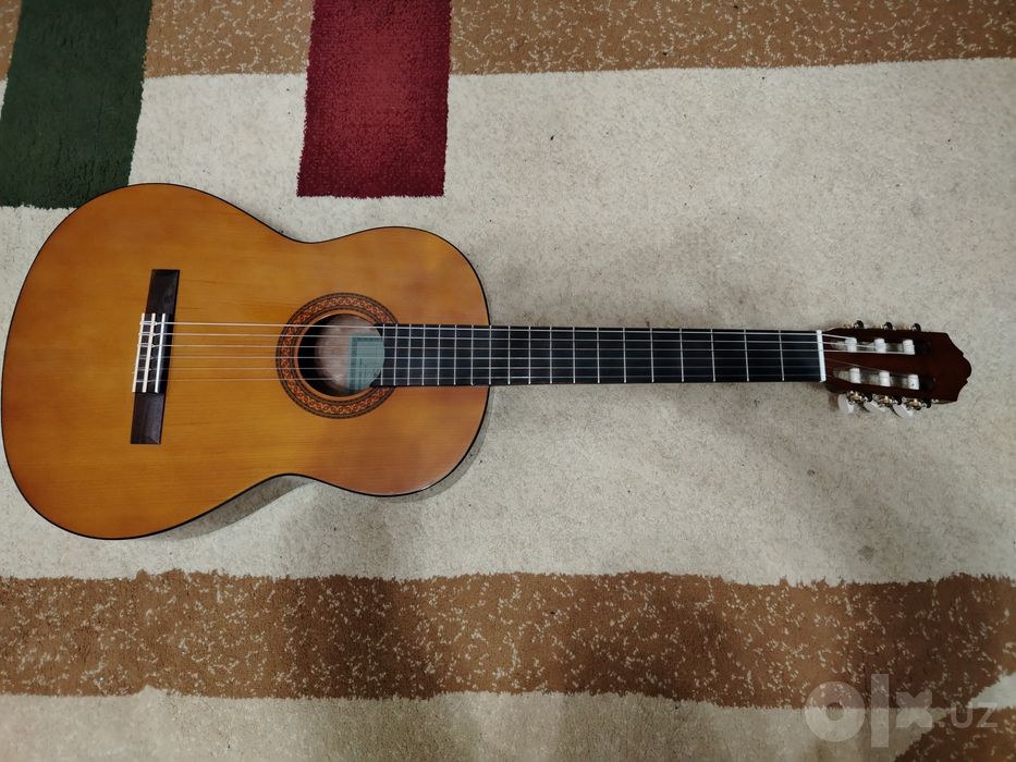 Гитара YAMAHA новая, с коробкой и чехлом