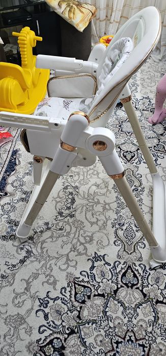 Детский стульчик для кормления