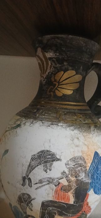 ГОЛЯМА елинска амфора