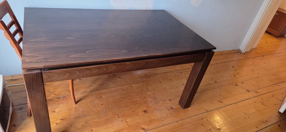 Трапезна маса /холна маса