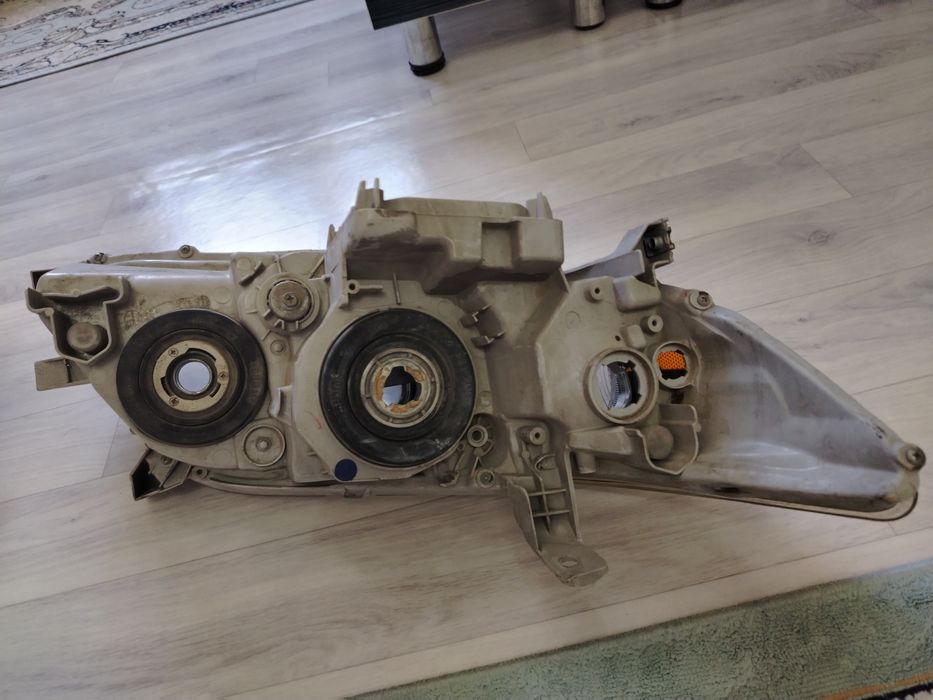 Фара на тойота камри 40