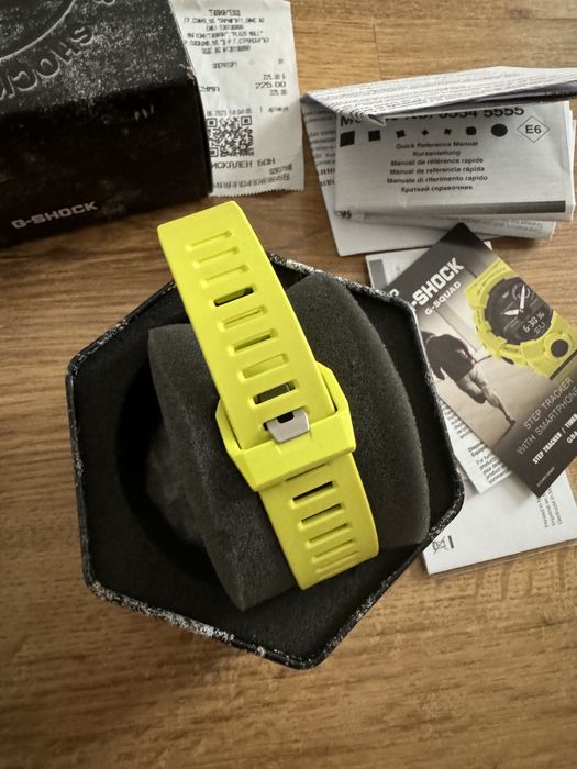 Casio G-shock GBA-800-9AER часовник в неонов цвят