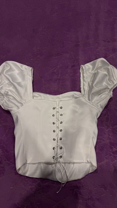 белый блузка,корсет