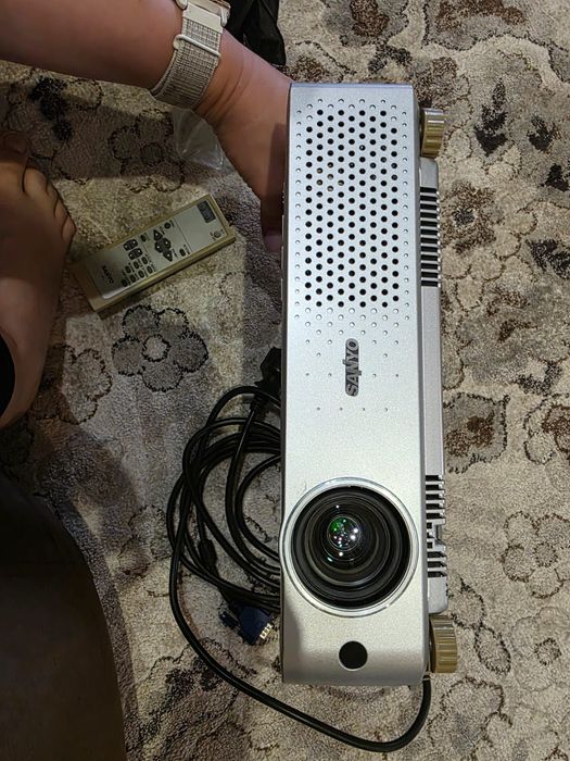 Проектор Sanyo PROxtraX Multiverse в хорошем состоянии.

Техническ