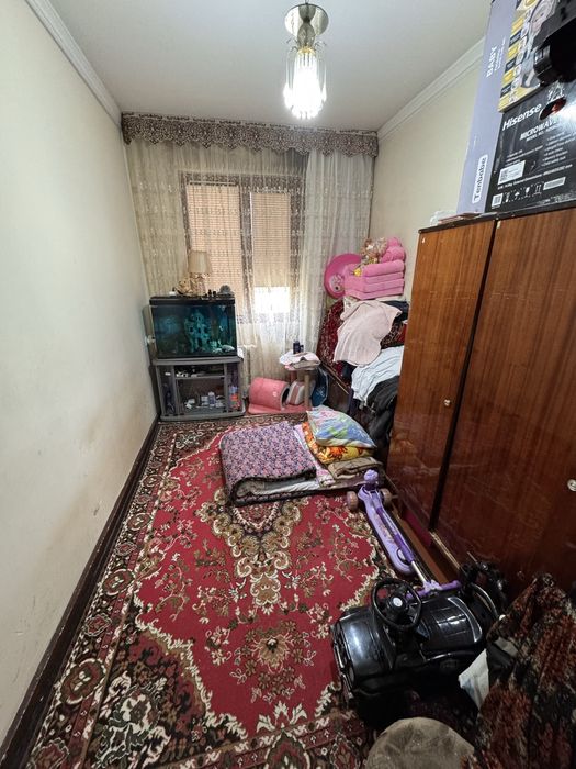 Чилонзор метро 100 метр 4-хона 3-этаж 93500$