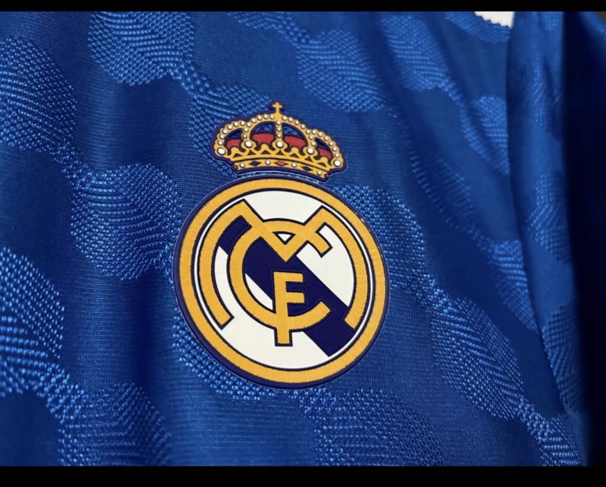 Футболна тениска на Реал Мадрид