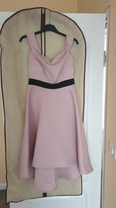 Vand rochii elegante de ocazie