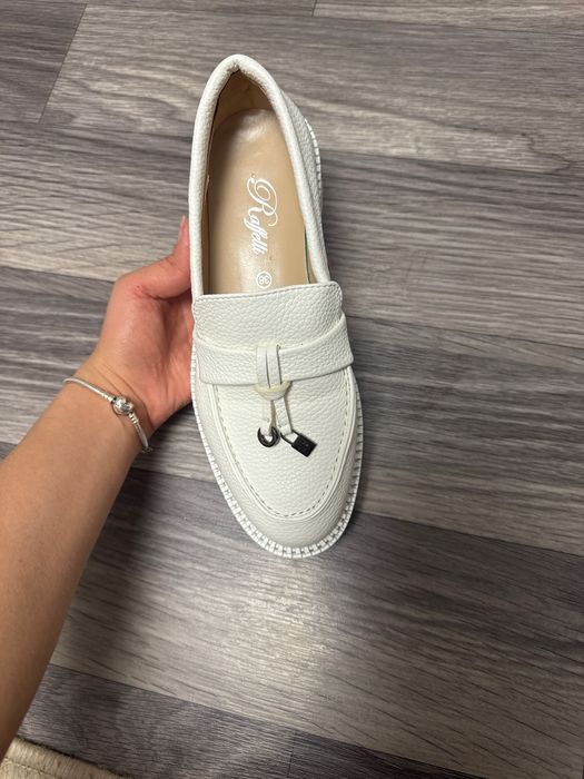 Продам женские лоферы