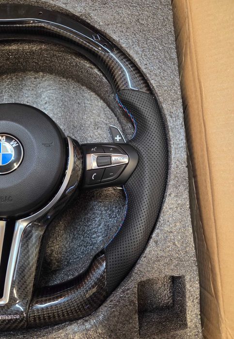 Карбонов волан с дисплей за БМВ Ф30 Ф31 Ф34 Ф32 BMW F30 F31 F32 F34