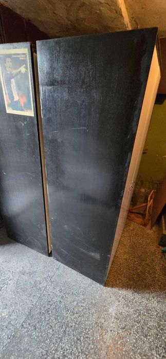 Продавам гардероби