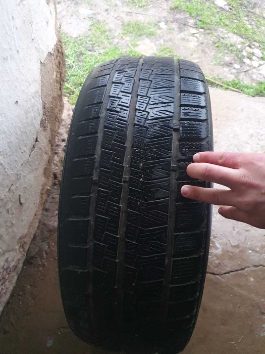 Зимние шины почти новые
