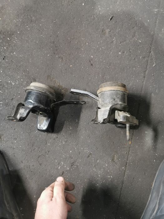 Продам подушка двигателя