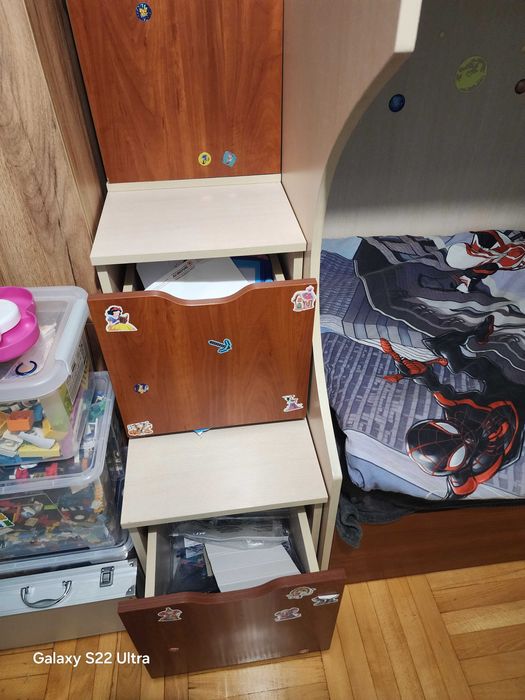 Двуетажно легло + матраци