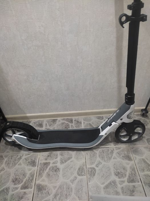 Самокат не трюковой