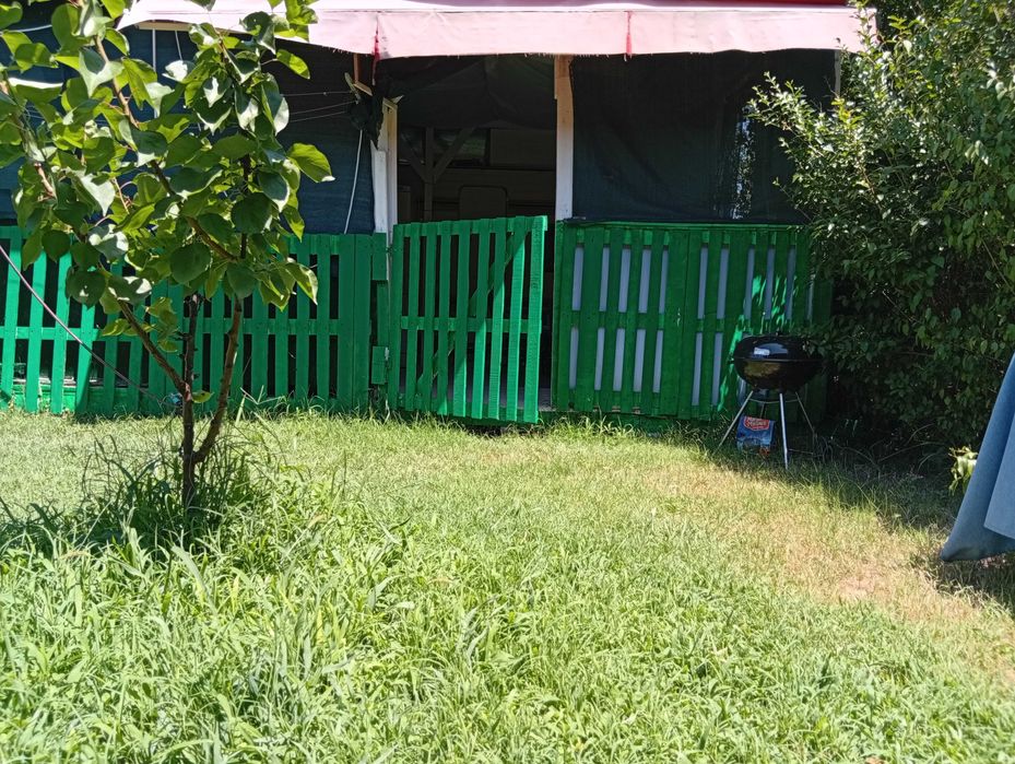 Каравана до плаж в Кариани,  веранда, куння, СВ, двор50 евро.