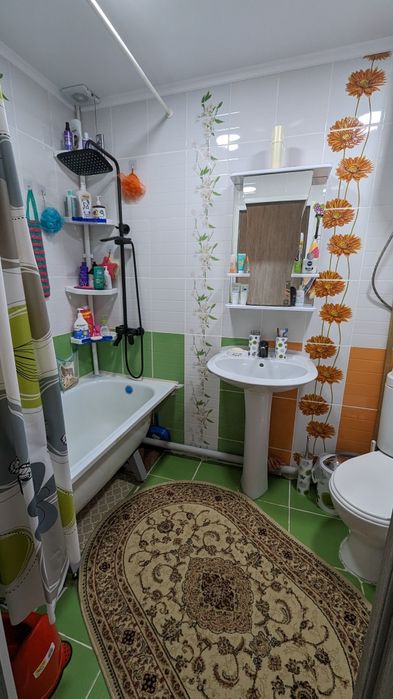 продам 3 комнатную