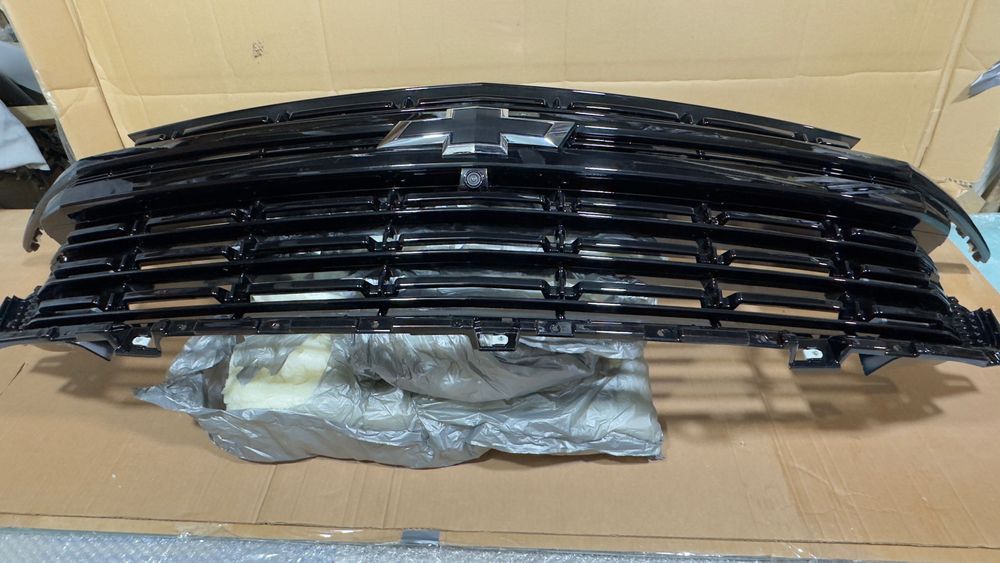 Радиатор Облицовка решётка на Chevrolet Tahoe 2021-