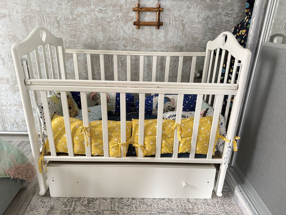 Продам детскую кроватку