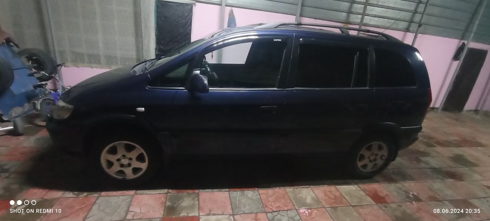 Опел зафира а минивен