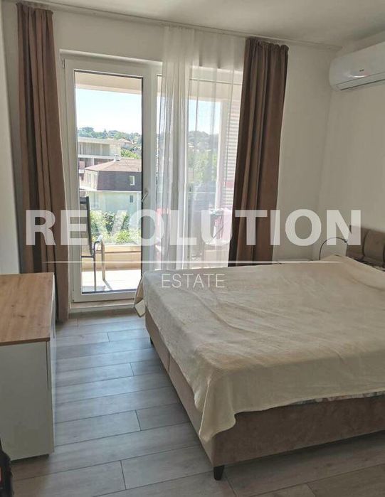 Дава се под наем Двустаен апартамент в к.к. Св.Св. Константин и Елена - 60 кв.м за 750 € - Снимка #2