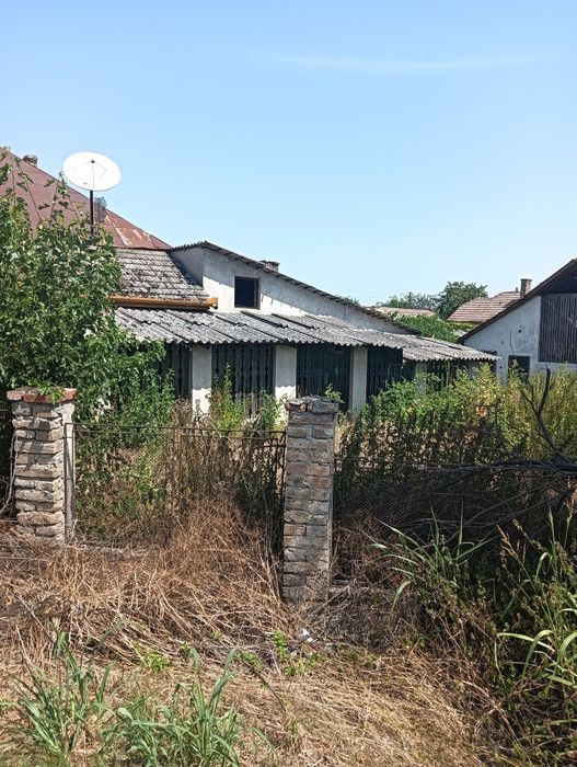 Vând casă în Nădlac judetul Arad str. Independentei Nr 2