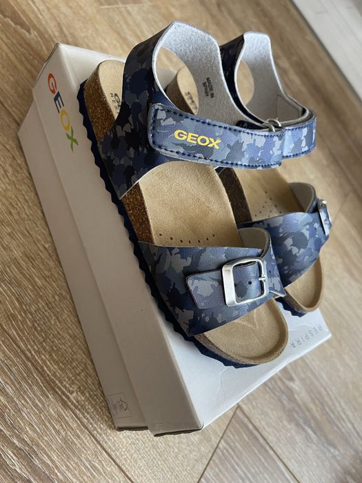Geox кожени сандали 33 номер