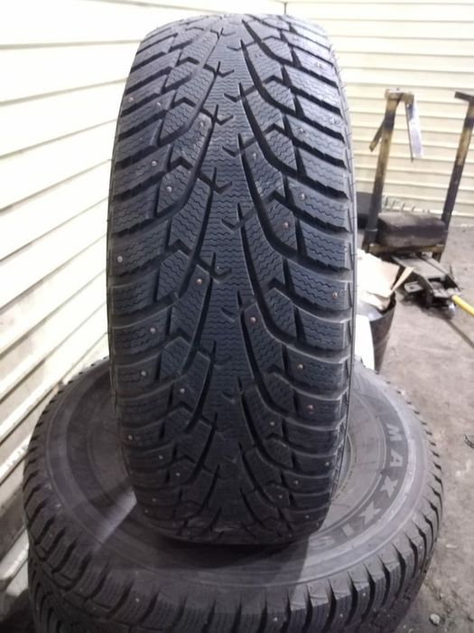 Продам шины 1 месяц котал