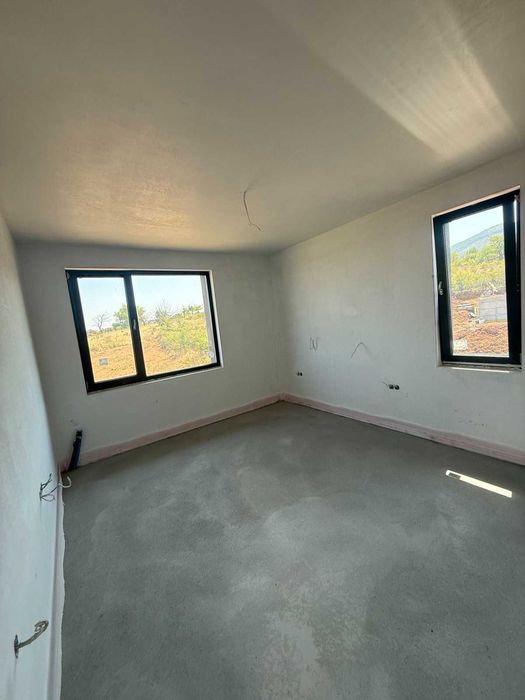 Пред АКТ 16! Двуетажна къща - село МАРКОВО