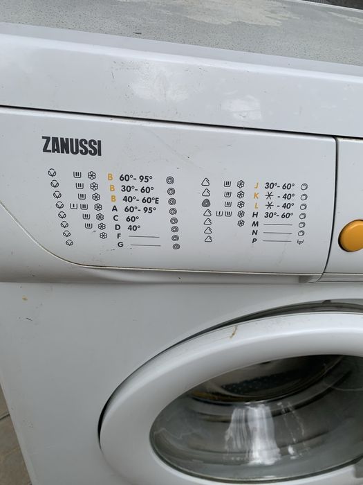 Стиральная машинка Zanussi