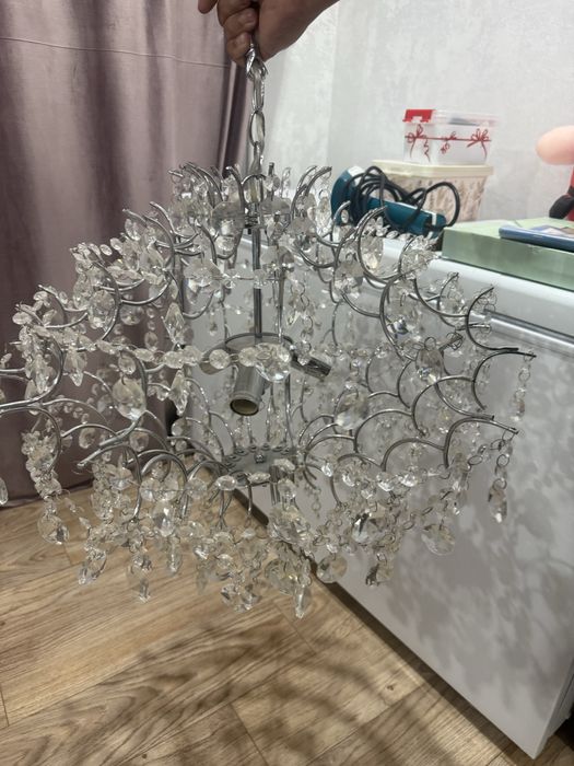 Продам люстру б/у