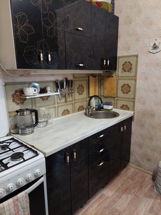 Продам кухонный гарнитур с мойкой