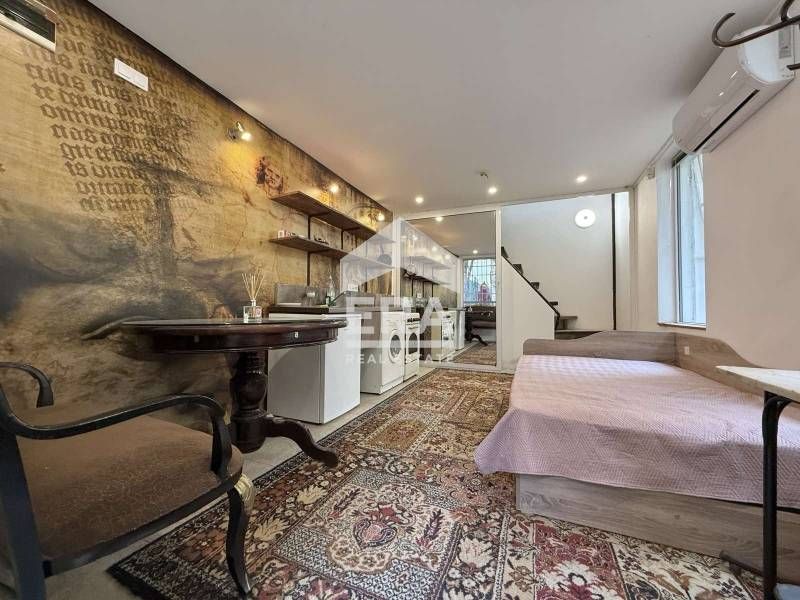 Продава се Двустаен апартамент в София, Център - 50 кв.м за 2030 €/кв.м - Снимка #4